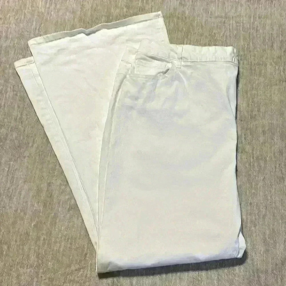 White 24W curvy bell bottoms super wide leg plus sz jeans spring summer Easter - Picture 3 of 3